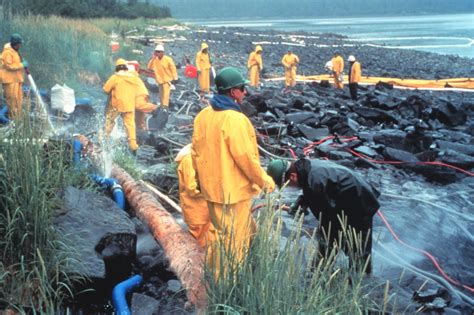 Flashback in maritime history: EXXON VALDEZ oil spill 24 Mar 1989 ...