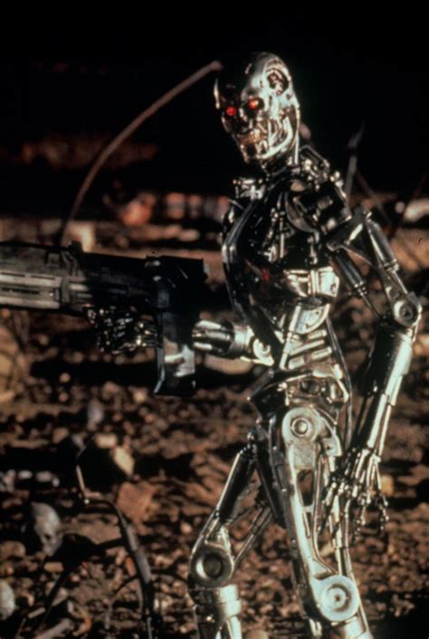 TERMINATOR 2: JUDGEMENT DAY (1991) - Light-Up T-800 Terminator Endoskeleton