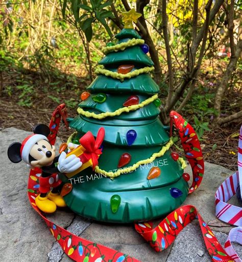 Two New Holiday Popcorn Buckets at Disney Parks!