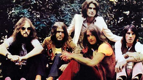 The Kinks' Lola: the story behind the song | Louder