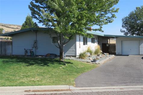 Klamath Falls, OR Real Estate - Klamath Falls Homes for Sale | realtor.com®