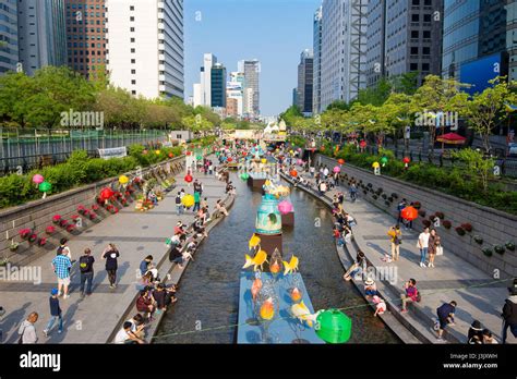 Seoul, South Korea: Cheonggyecheon stream lantern festival Stock Photo ...