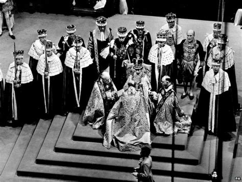 Coronation 1953: Magic moment the TV cameras missed - BBC News