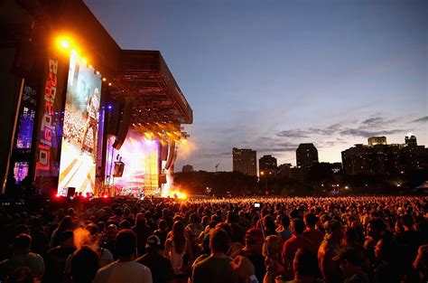 Lollapalooza Live Stream 2018: Watch Arctic Monkeys, Vampire Weekend & More