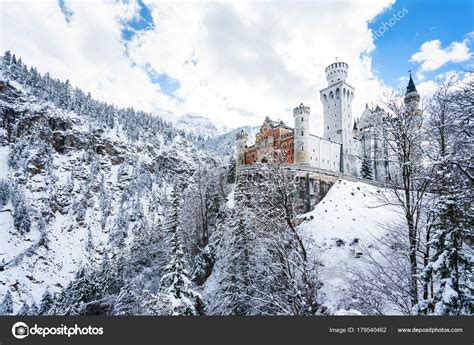 Neuschwanstein castle in winter – Stock Editorial Photo © pabkov #179540462