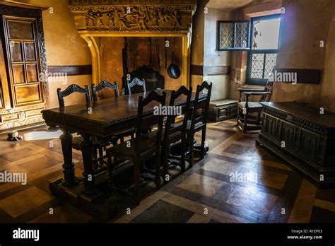 Medieval Dining Room Castle - Goimages Corn