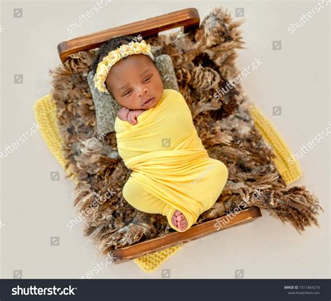 9,606 Swaddled baby Images, Stock Photos & Vectors | Shutterstock