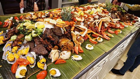 Filipino Kamayan Feast - Spacotin