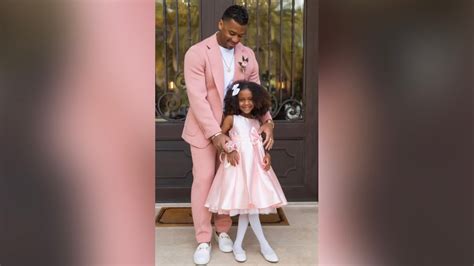 Russell Wilson takes daughter to 1st father-daughter dance - ABC News