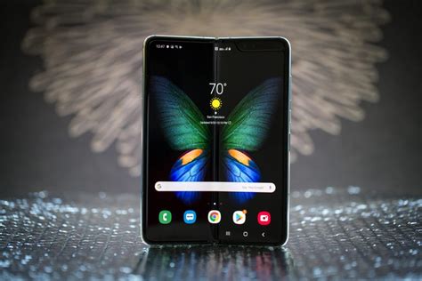 Samsung Galaxy Fold review: The device that piqued our interest in a foldable phone future - CNET