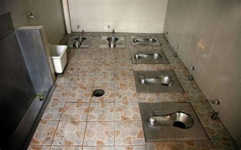 10 Public Toilets All Over The World Will Amaze And Disgust You At The Same Time - Genmice
