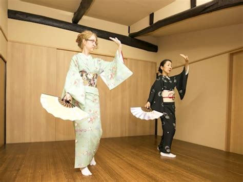 Traditional Japanese Dance Lesson in The Art of Nihon Buyo tours ...