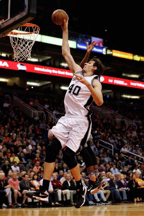 Boban throws down brutal dunk on top of 3 Thunder players