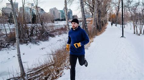 Cold Weather Running Gear: 13 Winter Essentials to Try