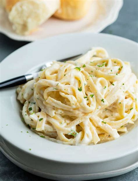 Olive Garden's Alfredo Sauce - The Cozy Cook