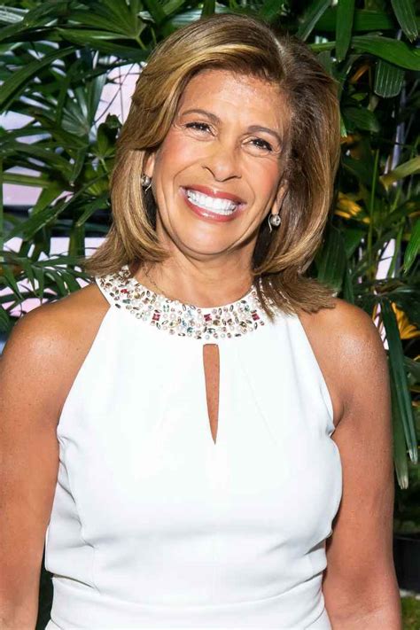 Hoda Kotb’s Mom Is Choosing Her Daughter's Wedding Dress: Details | Us Weekly