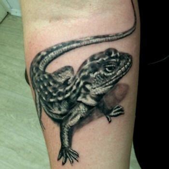 10+ Komodo Dragon Tattoo Designs | Lizard tattoo, Dragon tattoo designs, Tattoos