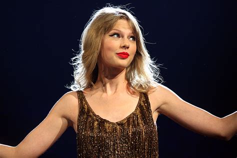 File:Taylor Swift 3, 2012.jpg - Wikimedia Commons