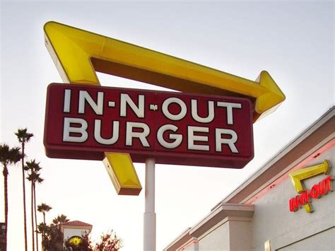 In-N-Out Burger bans workers from wearing masks in 5 states | Toronto Sun