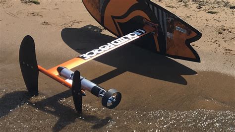 DIY Electric Hydrofoil & Surfboard Remote Propulsion System | Hydrofoil surfboard, Surfboard ...