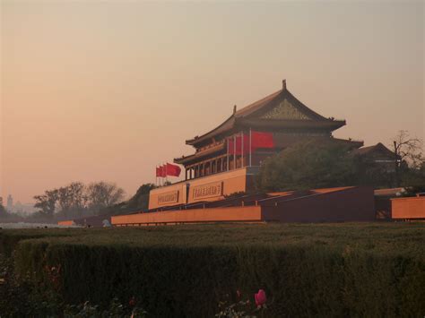 Tiananmen Gate (The Gate of Heavenly Peace) at sunset | Holidays in ...