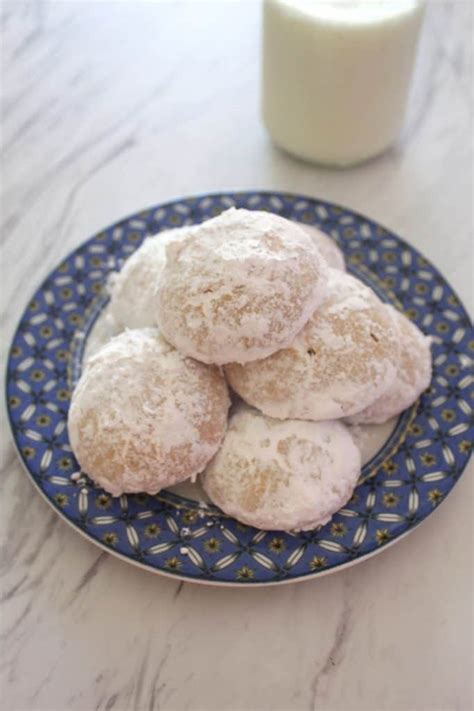 Mediterranean Almond Cookies - Mediterranean Latin Love Affair