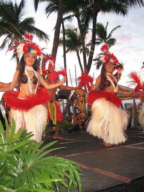 Hula dancing! I'm just so amazed at how they can move their hips so fast! | Maui luau, Best luau ...