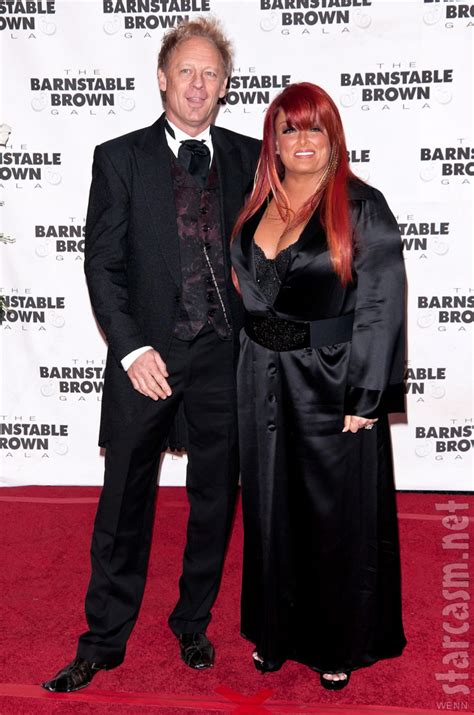 Wynonna Judd's husband Cactus Moser's leg amputated after motorcycle crash - starcasm.net