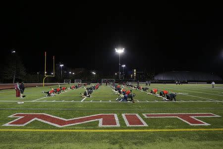 'Don't think, just play': MIT engineers football success - Yahoo Sports