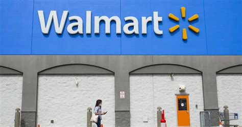 Walmart Pharmacies to Expand COVID-19 Vaccine Distribution | POPSUGAR ...