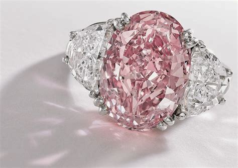 BEAUTY AND FASHION: PINK DIAMOND RINGS