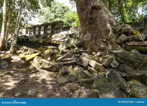 Koh Ker Temple Complex, Angkor, Cambodia Stock Photo - Image of ...