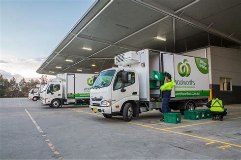 Woolworths expands Hino delivery fleet - trucksales.com.au