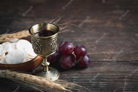 Premium Photo | Concept of eucharist or holy communion of christianity ...