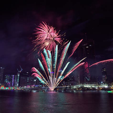 CHRISTMAS FIREWORKS, BRISBANE | On the Brisbane River at Sou… | Flickr