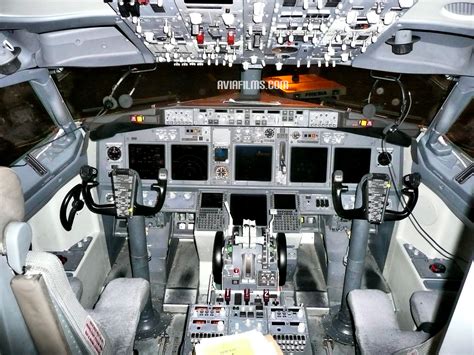 Boeing 737 Cockpit Wallpaper - WallpaperSafari