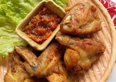 Resep Ayam Goreng Bumbu Kuning oleh Endahomemade - Cookpad