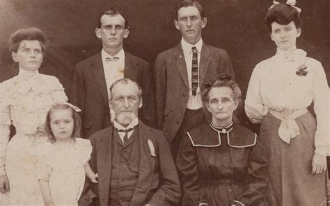 Moments in Time, A Genealogy Blog: Friday's Photo: The Family of Thomas ...