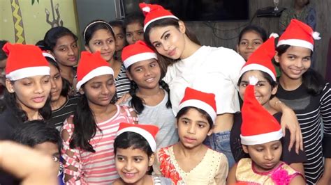 Brahmastra Actress MOUNI ROY Christmas Celebration With NGO Children ...