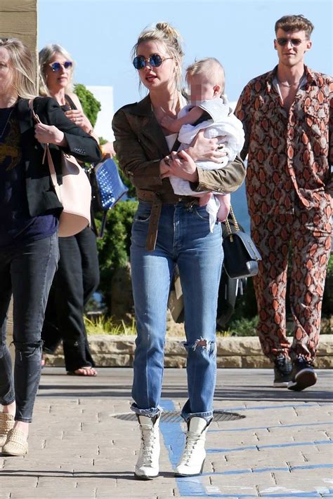 amber heard rolls up in style for a family lunch at nobu in malibu ...