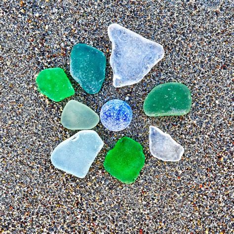 imágenes comunes del Pedazos De Cristal Pulidos Por El Mar - los ...