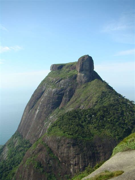 Hiking up Pedra da Gávea