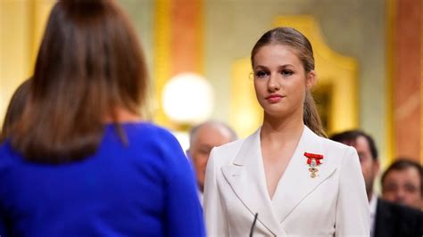 Spain's Princess Leonor turns 18, swears allegiance to the Constitution | CTV News