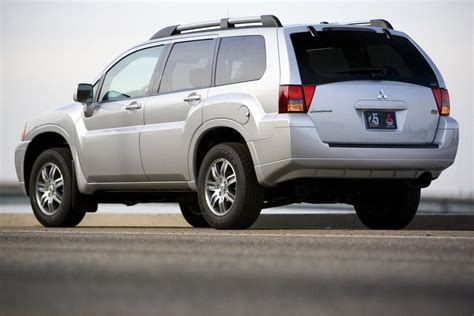 2008 Mitsubishi Endeavor Specs, Price, MPG & Reviews | Cars.com