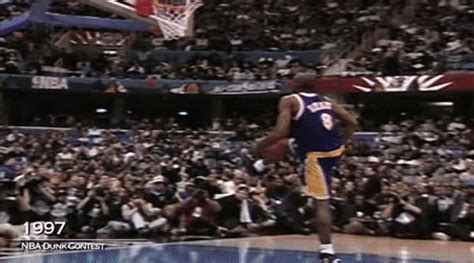 Kobe Bryant Dunk GIF - Find & Share on GIPHY