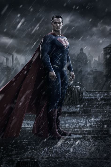 Batman v Superman Image: Henry Cavill Returns in New Photo