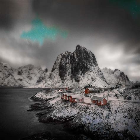 Chasing the Northern Lights On The Lofoten Islands - 500px