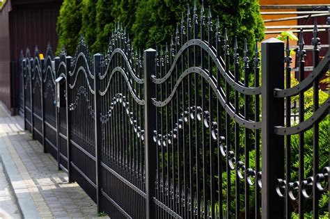 13 Types and Styles of Fences with Pictures - Homenish