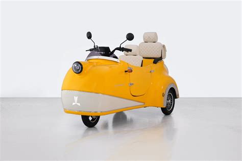 Lámpago wraps electric trike in fun-loving retro-cool skin