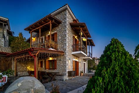 Rock Dandy Mountain House Arachova | Accommodation | Discover Greece